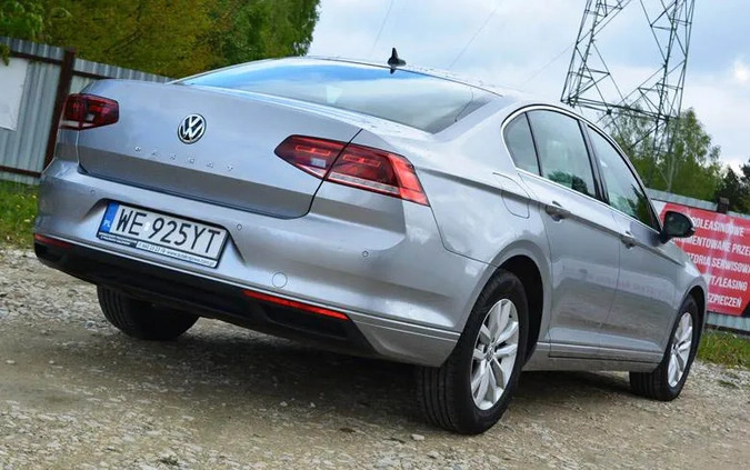 Volkswagen Passat cena 79900 przebieg: 122000, rok produkcji 2020 z Moryń małe 596